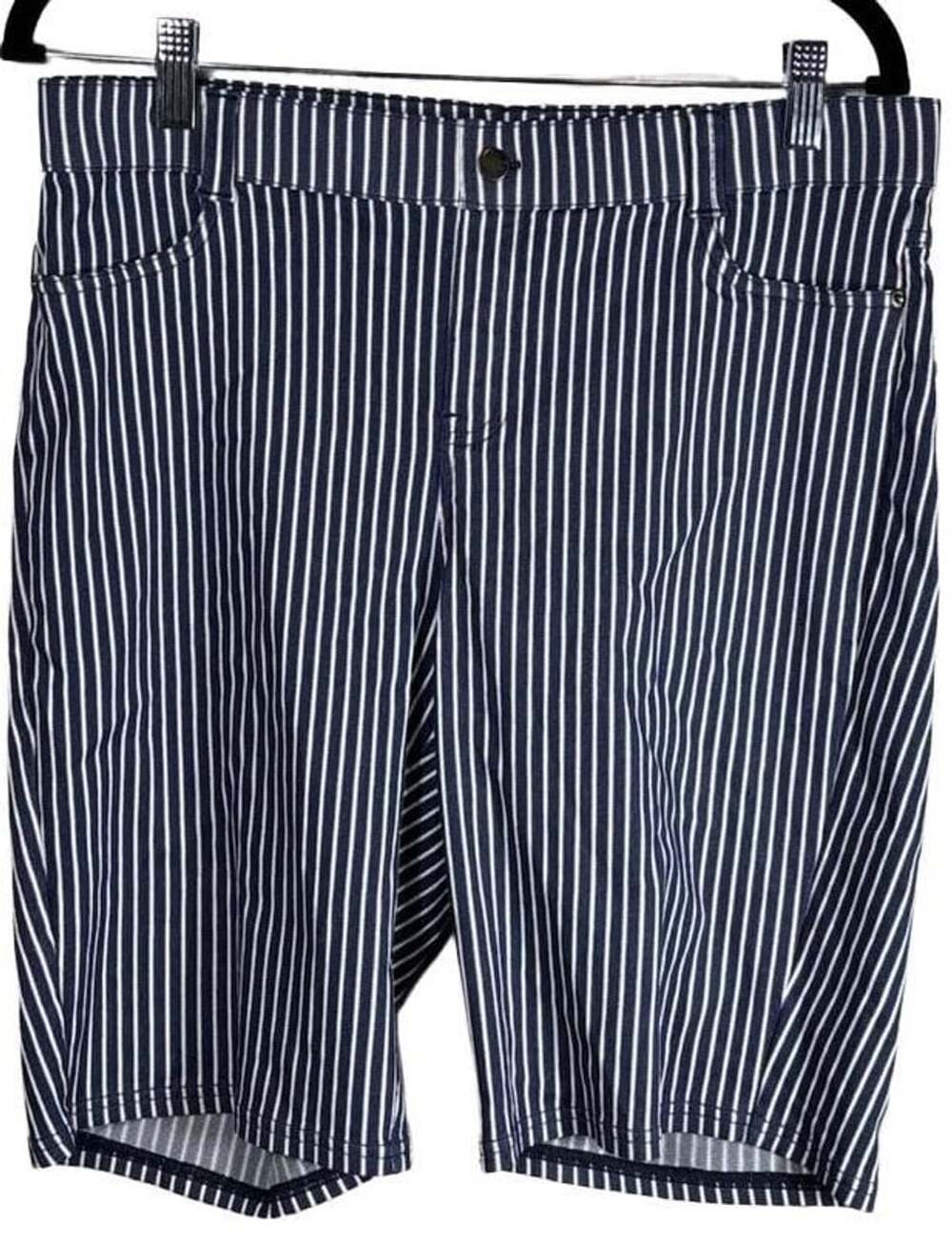 HUE Women's Blue and White Striped Denim Bermuda Shorts Size L